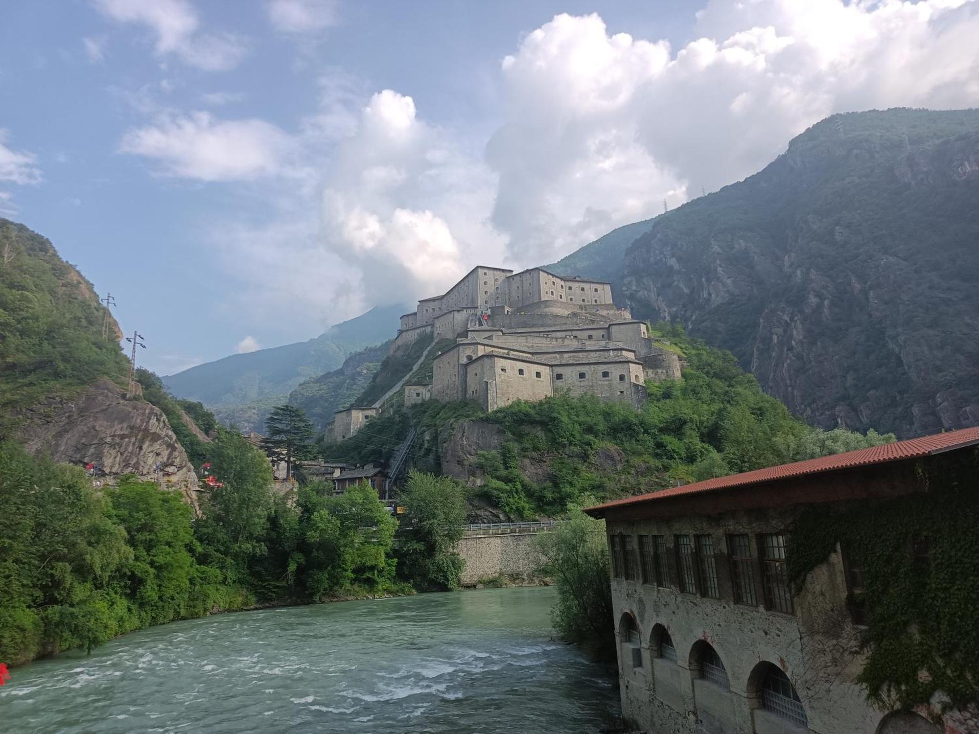 Casa Ciuca Ostello Bard Esterno foto